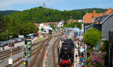 Nostalgie pur: Mit Volldampf in den Taunus