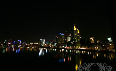 Frankfurt: Die Mainmetropole bei Nacht
