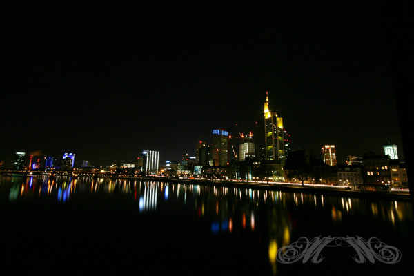 Frankfurter Skyline bei Nacht (Januar 2013)