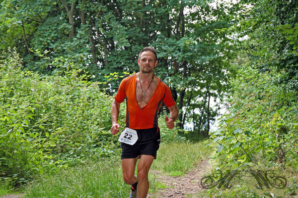 Wiesbaden Mountainbike Marathon 2014 - Läufer beim Trail Run